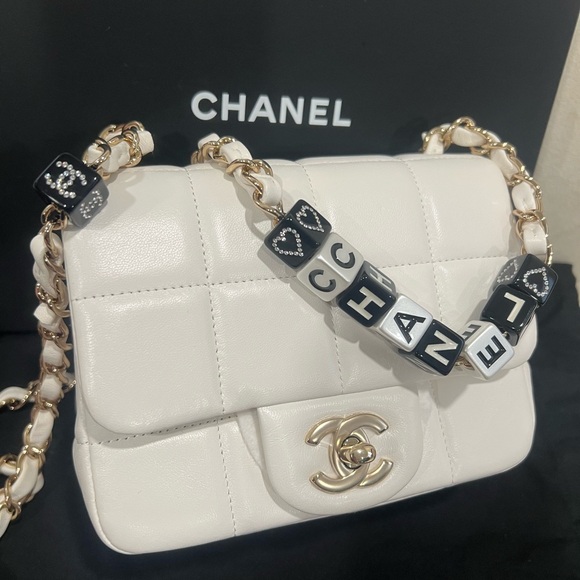 Chanel White mini Lambskin Monacoco crossbody Flap Bag - Picture 4 of 16